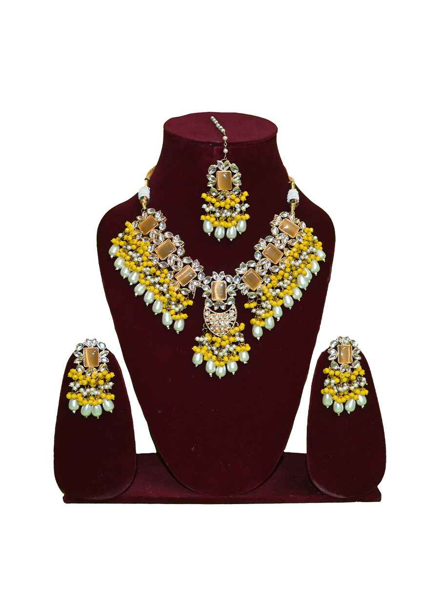 Beaded Choker Necklace With Earring and Matha Pati - 4